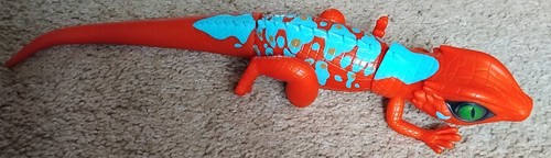 Zuru robo alive lurking lizard - zuru,