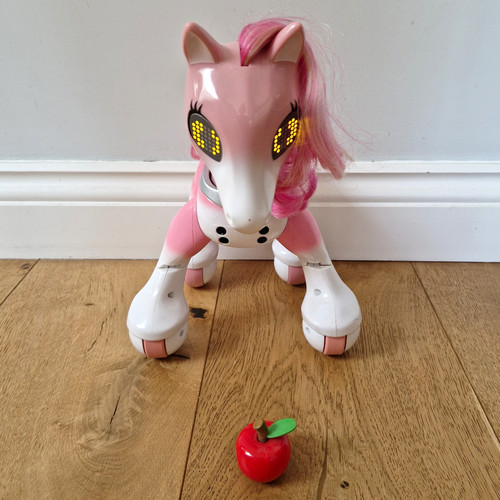Pink white interactive robot - pink,